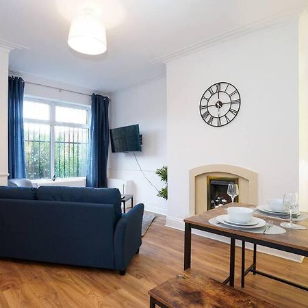 3 Bedroom Home With Free Parking Leeds  Luaran gambar