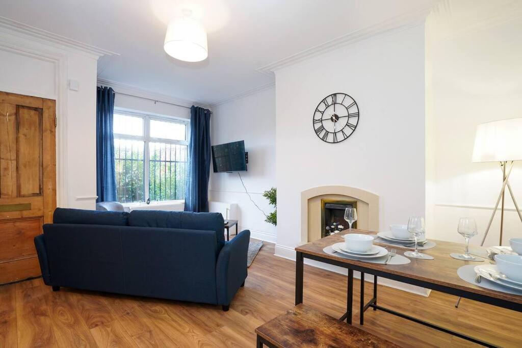 3 Bedroom Home With Free Parking Leeds  Luaran gambar